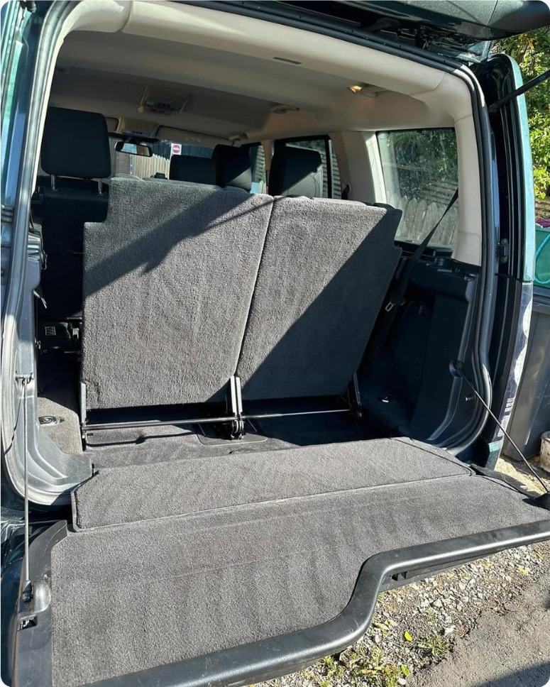 After: Land Rover Discovery — Interior deep clean
