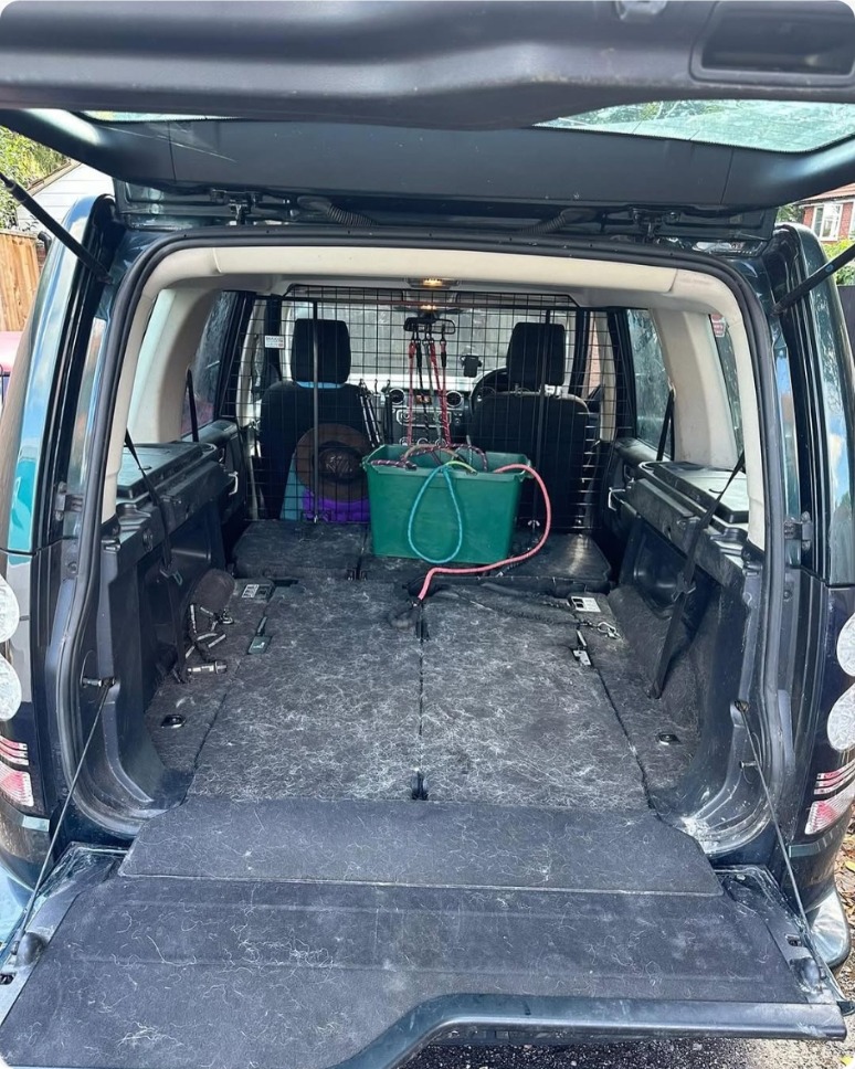 Before: Land Rover Discovery — Interior deep clean